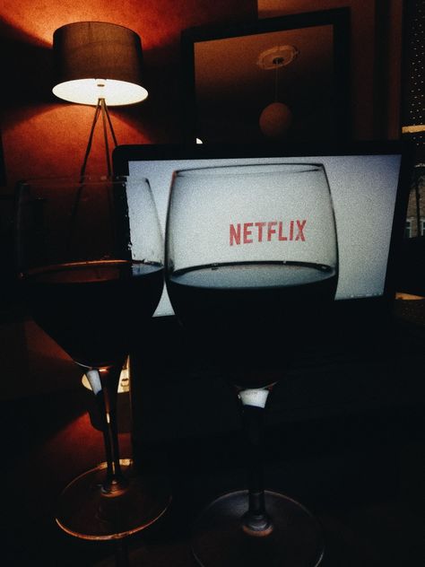 friday night #netflix #wine #chill Wine Night Instagram Story, Friday Night Instagram Story, Wine And Movie Night, Netflix Aesthetic Laptop Night, Netflix Aesthetic Laptop, Romantic Wine Night, Movie Night Aesthetic, Netflix Aesthetic, Aesthetic Laptop