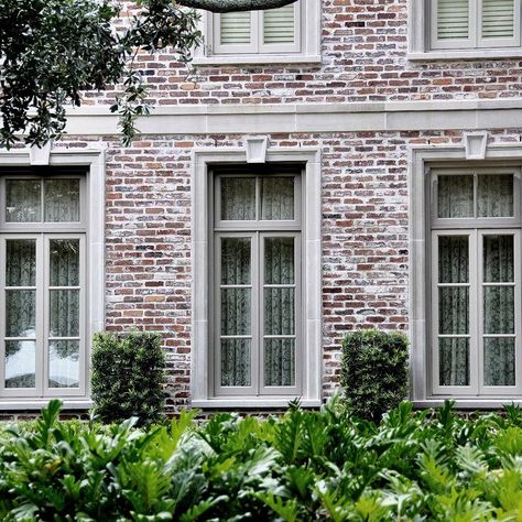 German Smear, Red Brick Exteriors, Painted Brick Exteriors, White Wash Brick, Home Exterior Makeover, Brick Exterior, Exterior Renovation, Red Brick House, Brick Exterior House