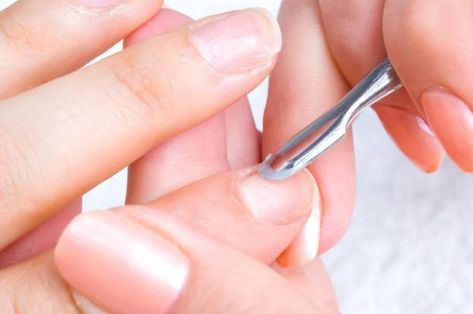 How to Make a Homemade Cuticle Remover Cream - What are your nail cuticles? Cuticle Remover Homemade, Healthy Cuticles, Glass Nails Art, Gel Nail Removal, Instant Nails, Cuticle Cream, Cuticle Remover, Cnd Shellac, Glass Nails