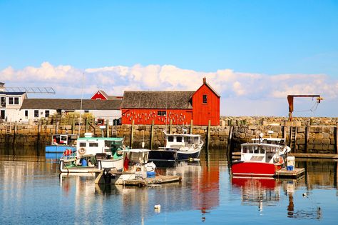 Rockport Things to Do Rockport is a naturally beautiful and quirky town along the coast of Massachusetts, full of art galleries, shops, and restaurants. Here are the top attractions and things to do in Rockport. Downtown Rockport Rockport has strict zoning. It is designed to keep the artist galleries intact and preserve the flavor of the … Rockport Massachusetts, Nantucket Cottage, Gloucester Massachusetts, Maine New England, Wine Country Travel, Massachusetts Travel, New England States, Maine Vacation, Cape Ann