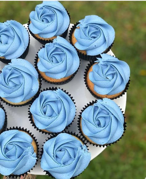 Blue Butterfly Cupcakes, Butterfly Themed Birthday Party, Butterfly Birthday Theme, Birthday Theme Decoration, Butterfly Cupcakes, Cupcake Decorating Tips, Blue Cupcakes, Blue Cookies, Summer Cookies