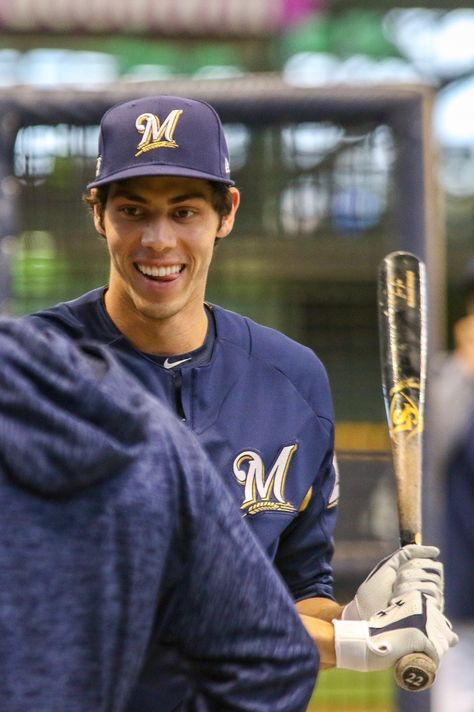 Dansby Swanson, Baseball Men, Single Af, Christian Yelich, Baseball Boys, Mlb Players, Milwaukee Brewers, Men In Uniform, Heart Eyes