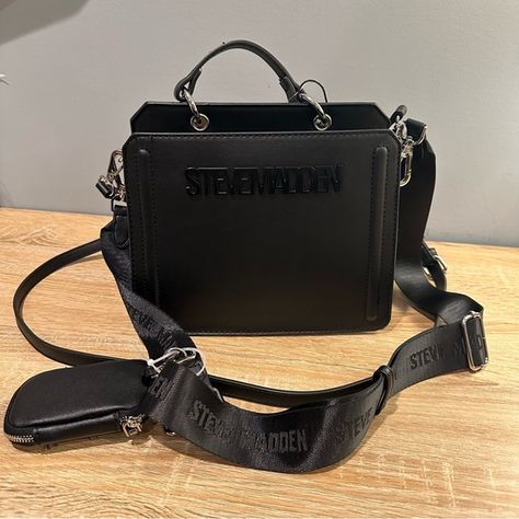 New! Steve Madden Bevelyn Black Purse Handbag Steve Madden Bevelyn, Steve Madden Wallet, Steve Madden Purse, Steve Madden Handbags, Steve Madden Bags, Black Purse, Small Backpack, Black Crossbody, Black Purses