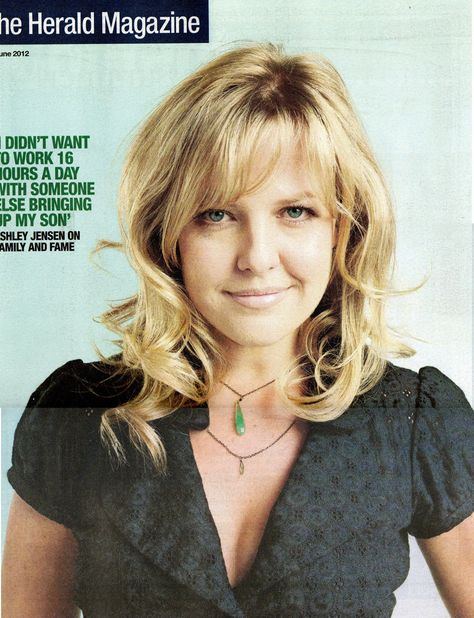 Ashley Jensen, Agatha Raisin, English Shop, Film Tv, Cute Woman, Scotland, Hair Cuts, Confidence, Long Hair Styles