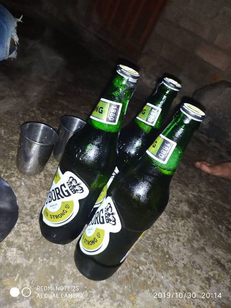 Drinking Pictures With Friends, Drinking Pictures, Tuborg Beer, Dangerous Quotes, Money Images Cash Indian, Daaru Party Pic, Party Pic, Mahindra Thar, Shadow Images