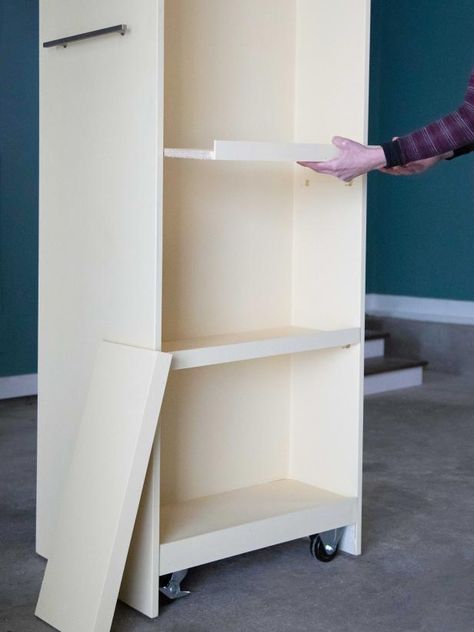 Storage Shelves Diy, Rolling Shelf, Easy Garage Storage, Rolling Shelves, Plan Garage, Diy Storage Shelves, Garage Shelves, Movable Storage, Garage Storage Shelves