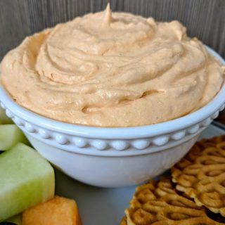 Pumpkin Fluff | Weight Watchers - Pointed Kitchen Weight Watchers Fluff Recipe, Weight Watchers Pumpkin Pie, Pumpkin Pie Fluff, Easy Pumpkin Dip, Frozen Key Lime Pie, Pumpkin Dip Recipe, Weight Watchers Pumpkin, Weight Watchers Recipe, Pumpkin Fluff