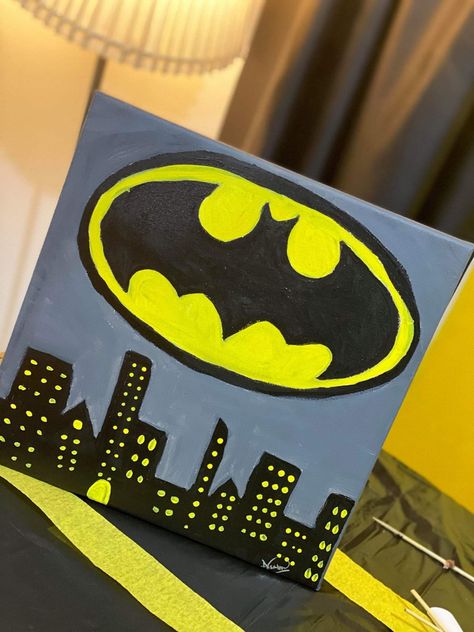 Batman painting on canvas The Batman Painting, Batman Easy Painting, Canvas Painting Ideas Marvel, Easy Cartoons To Paint, Bat Man Painting, Painting Ideas On Canvas For Bf, Boys Painting Ideas, Simple Cartoon Paintings On Canvas, Batman Painting Ideas