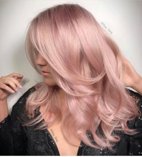 Rose Gold Hair Blonde, Blond Rose, Rose Gold Blonde, Kort Bob, Light Pink Hair, Gold Hair Colors, Hair Color Rose Gold, Pastel Pink Hair, Guy Tang