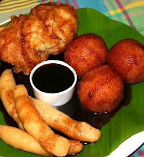 Nuegados de Yuca con miel Salvadorian Desserts, Salvadorian Recipes, Latino Party, El Salvador Food, Salvador Food, Guatemalan Food, Salvadoran Food, Salvadorian Food, Recetas Salvadorenas