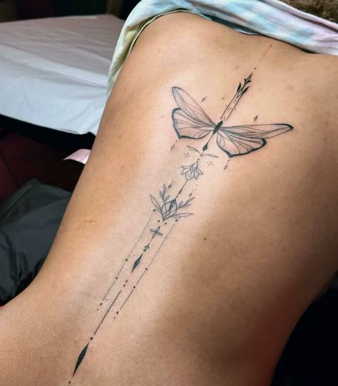 Spin Tattoos, Back Tattoo Women Spine, Back Tattoos Spine, Spine Tats, Flower Spine Tattoos, Spine Tattoo Ideas, Back Tattoo Ideas, Back Tats, Small Pretty Tattoos