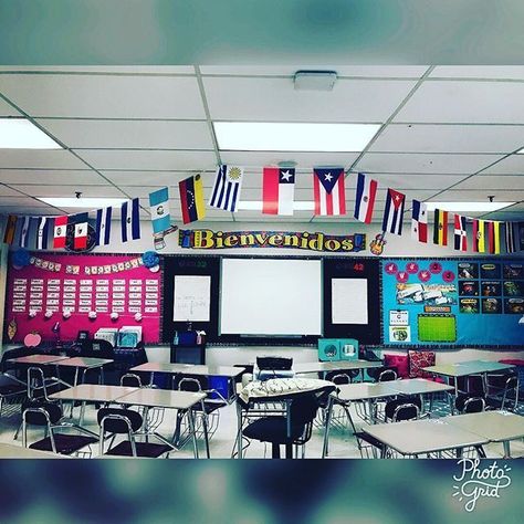 Spanish Classrooms Tour: A Look into Over 30 Classrooms Multilingual Classroom Decor, Spanish Classroom Door, Spanish Classroom Bulletin Boards, Elementary Spanish Classroom, Multilingual Learners, Spanish Teacher Classroom, Classroom Ceiling, Future Educator, Spanish Classroom Decor