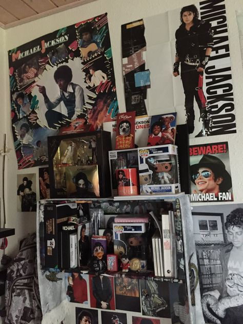 My teenage room Michael Jackson Collection, Michael Jackson Live, Michael Jackson Merchandise, 90s Bedroom, Michael Jackson Poster, 80s Room, Liberian Girl, Michael Jackson Hot, Hee Man