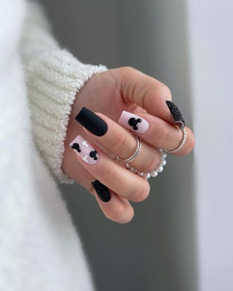 Black Summer Nails, Summer Nails Almond, Black And White Nail Art, Summer Nails 2024, Mickey Nails, Idee Babyshower, Fake Nails Designs, Really Cute Nails, Short Acrylic