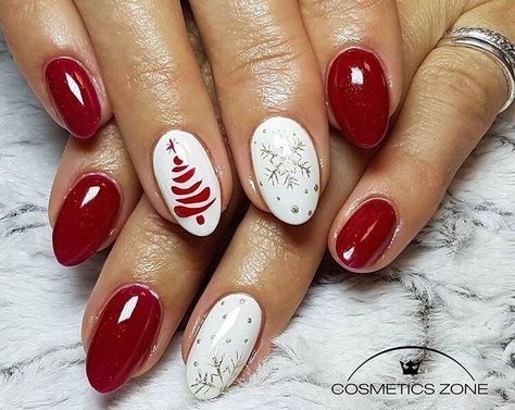 christmas 🎄is the favorite Time of the year for almost everyone . it is the Time to get yourself dressed in the best of the outfit and we know Christmas nails are perfect for the creation of holiday mood ❄️ . in the variety of Christmas nail designs is inappropriately huge . that is why we gathered the best and the trendiest Christmas nail art ideas to make your choice as easy as possible . Don't forget to follow our account ✅ we have more than 2000 pins of Christmas nail designs . Snow Nail Designs, Christmas Shellac Nails, Red Christmas Nail Designs, Nail Designs Winter, Winter Nails Christmas, Nails Festive, Nails Burgundy, Shellac Nail Designs, Nails Round