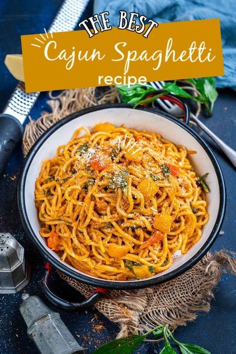 Cajun Spaghetti should definitely be on your menu this weekend. It is creamy, spicy, and gets ready in under 20 minutes. Here is how to make it. Baked Cajun Spaghetti, Creamy Cajun Spaghetti, Creole Spaghetti Recipe, Cajun Spaghetti Recipes, Spicy Spaghetti Recipes, Cajun Spaghetti, Spicy Pasta Recipes, Vegan Cajun, Jambalaya Pasta