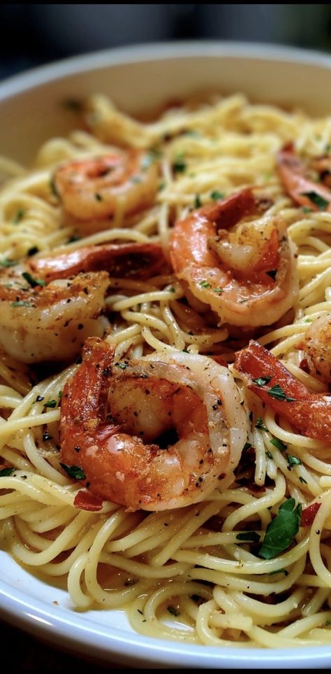 Angel Hair Aglio Olio with Shrimps - Easy DIY Recipes Shrimp Angel Hair Pasta Recipes, Shrimp Angel Hair Pasta, Angel Hair Pasta Recipes, Aglio E Olio Recipe, Sausage Ragu, Olive Oil Pasta, Aglio Olio, Angel Hair Pasta, Frozen Shrimp