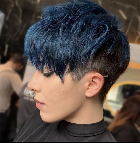 Dark Blue Short Hair, Blue Short Hair, Billie Concert, Short Blue Hair, Dark Blue Hair, Color Celeste, Short Hair Pixie Cuts, Men Hair Color, Men Hair