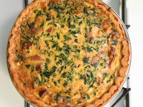 Spinach and Bacon Quiche Spinach And Bacon Quiche, Recipes Quiche, Bacon Spinach Quiche, Bacon Quiche Recipe, Bacon And Cheese Quiche, Recipes Eggs, Spinach And Bacon, Premade Pie Crust, Farmers Casserole