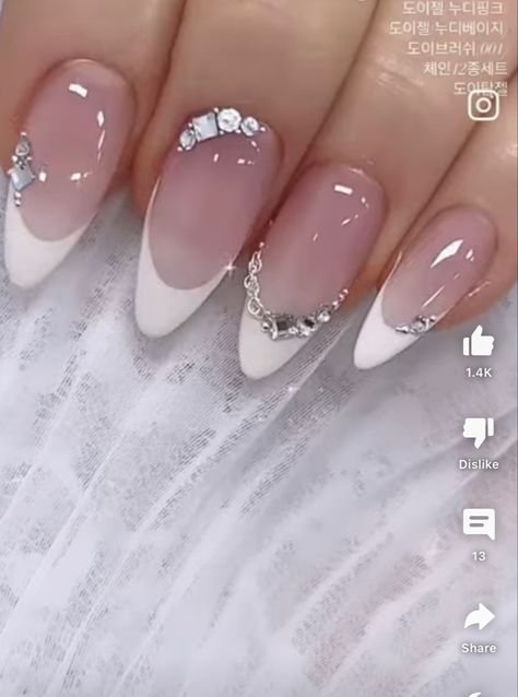 Bridal Nails Designs, Fitness Influencer, Art Deco Nails, Airbrush Nails, Nails Design With Rhinestones, From Tiktok, Nail Art Wedding, Diamond Nails, Beautiful Nail Designs