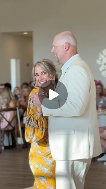 Nikki | Montana Wedding Content Creator on Instagram: "Saylor & Brady dedicated their first dance to their parents 🥹🤎 such a fun & sweet way for them to honor their love for them! 

bride: @saylorschlauch 
groom: @bradydeck13 
wedding content creator: @keepcandid 
photographer: @jill.jones.photography 
hair: @baileyoday 
mua: @lolabeautyatx 
venue: @eventsatthearlo 
planner: @westmonroeevents_ 
florist: @remiandgold 

#bridesmaids #firstdance #bridalparty #weddingsurprise #wedding #weddingideas #weddinginspo #weddingcontent #weddingcontentcreator #destinationwedding #texaswedding #texasbride #bride #bridal #2024wedding #weddingtrends #weddingvideo" Jill Jones, Wedding Content, Photography Hair, Montana Wedding, Wedding Video, Bride Bridal, First Dance, Wedding Trends, Content Creator