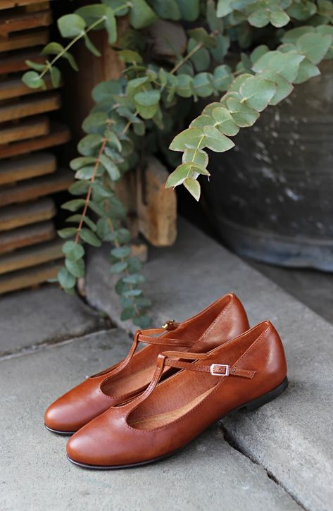 Retro Style Cognac Brown Genuine Leather Ballet Pumps Mary | Etsy Lindy Hop Shoes, Boho Style Shoes, Shoes Matching, Lindy Hop, Shoe Wardrobe, Matching Mom, Preppy Chic, Womens Mary Janes, Winter Chic