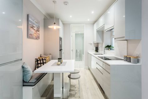 8 Ways to Fit a Seating Area into a Galley Kitchen | Houzz UK Kitchen With Banquette Seating, Opening Up A Galley Kitchen, Small Closed Kitchens, One Bed Apartment, Galley Kitchen Renovation, Kitchen Seating Area, Galley Kitchen Layout, Kitchen Eating Areas, Small Galley Kitchen