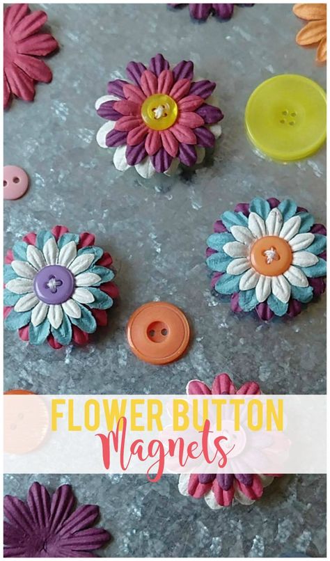 Button Magnets Diy, Button Flowers Diy How To Make, Button Embroidery Crafts, Button Bookmarks Diy, Flower Magnets Diy, Button Crafts To Sell, Homemade Magnets, Magnets Diy, Buttons Crafts Diy