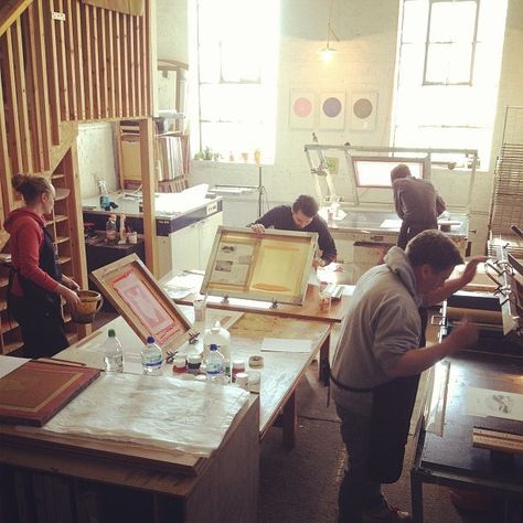 Screenprinting workshop in full swing at #HelloPrintStudio #Margate #screenprinting #silkscreen #printmaking #printstudio #printcourses # @resortstudios Screen Printing Workshop, Screenprinting Workshop, Screen Printing Room, Print Shop Design, Printmaking Studio, Print Workshop, Screen Printing Studio, Printing Workshop, Screen Printing Art