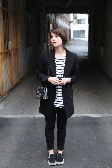 Black&White Slip Ons - Imgur All Black Slip On Vans Outfit, Black Slip Ons Outfit, Black Platform Vans Outfit, Black Vans Outfit Women, Vans Slip On Outfit Women, Platform Vans Outfit, Vans Slip On Outfit, Vans Slip On Platform, Black Slip On Vans Outfit