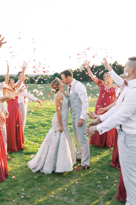 Throw Flower Petals At Wedding, Wedding Throwing Petals, Throwing Flowers At Wedding, Throwing Flower Petals At Wedding, Flower Toss, Wedding Throw, Wedding Photography Bridal Party, Petal Toss, Flower Pedals