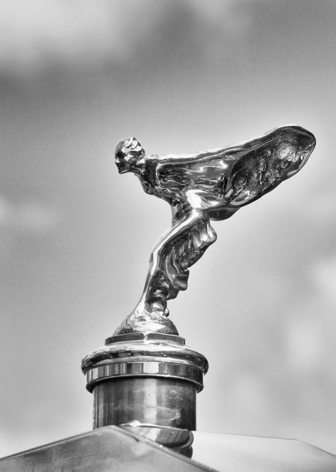 Rolls Royce emblem Rolls Royce Emblem, Rolls Royce Silver Spirit, Rolls Royce Wallpaper, Royce Car, Bmw Art, Desktop Wallpapers Backgrounds, Royal Life, Wallpaper Rolls, Hood Ornaments