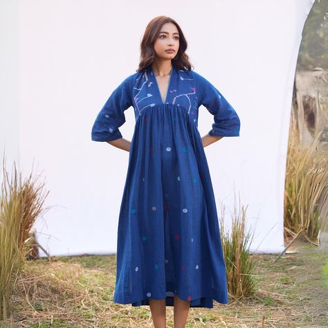 Jamdani employs a supplementary weft technique. The base of the fabric is woven with regular weft threads, and the patterns are created by adding extra weft threads by hand, giving Jamdani its unique look. Here is our classic blue handwoven Jamdani midi dress with a stunning neckline, our Nilu Dress is surely here to make your festive days brighter. . . . . . . [Sarron, Artant, jamdani, new collection, dresses, handloom, festive collection, slow fashion, slow made, handwoven textile] Jamdani Dress Design, Jamdani Fabric, Fancy Blouse, Festive Collection, Hand Woven Textiles, Fancy Blouses, Fancy Blouse Designs, Look Here, Classic Blue