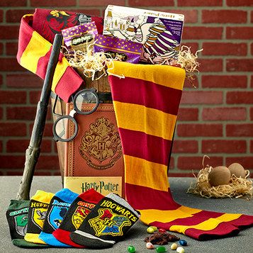 All You Need for a Harry Potter Easter Basket! Harry Potter Easter Basket, Harry Potter Gift Basket, Purple Easter Basket, Harry Potter Themed Gifts, Harry Potter Birthday Cards, Harry Potter Valentines, Chocolate Frogs, Harry Potter Gift, Harry Potter Friends