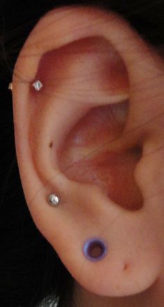 Gauging my second hole like this! Small Ear Gauges, Gauge Sizes, Ear Piercing Ideas, Small Ears, Small Gauges, Cool Piercings, Cute Piercings, Jewelry Tattoo, Piercing Ideas