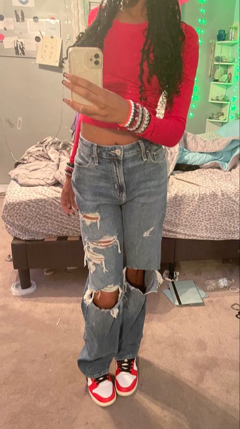 Red Shirt Outfit Black Women, Dunk Outfit Ideas, Red Dunks Outfit, Dunks Outfit Ideas, Red Dunks, Red Shirt Outfits, Shoe Outfits, Dunk Outfit, Girl Outfit Ideas