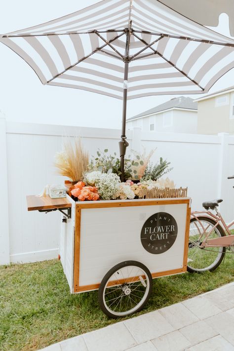 Pop Up Flower Stand, Portable Flower Stand, Diy Flower Cart With Wheels, Flower Cart Ideas, Flower Truck Ideas, Flower Carts Display Ideas, Flower Market Cart, Wedding Shower Flower Cart, Mobile Flower Cart