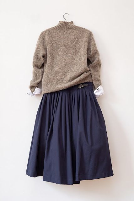 Thift Store, Mode Over 50, Store Inspiration, Rose Clothing, Cabbages, Look Retro, Mode Casual, 가을 패션, Winter Clothes