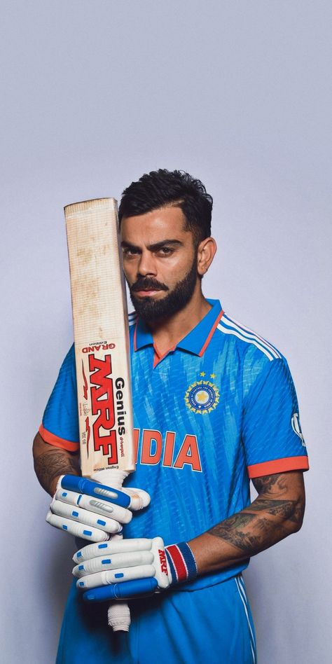 Virat Kohli Ms Dhoni Photos, Virat Kohli Attitude Pics, Virat Kohli Portrait, Virat Kohli Rcb, Virat Kohli Portrait Photography, Football Clips, Happy Birthday Icons, Cricket Poster, King Kohli