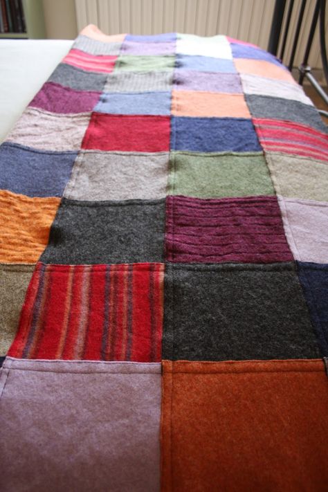 Wool Quilts Patterns Simple, Recycle Wool Sweater Ideas, Patchwork Wool Blanket, Upcycled Sweater Blanket, Wool Quilts Patterns, Felted Wool Blanket, Sweater Quilts, Wool Blanket Upcycle, Sweater Projects