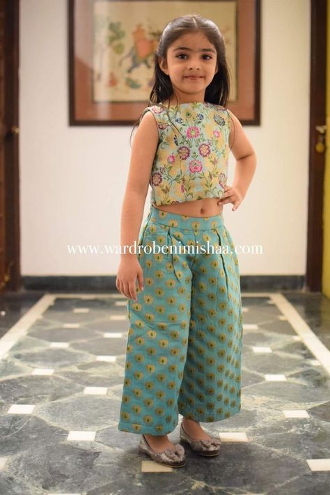 Kids Indian Wear, Kids Ethnic Wear, Kids Party Wear, Baby Mode, Kids Blouse Designs, Kids Lehenga, Kids Blouse, Kids Frocks Design, Kids Dress Wear