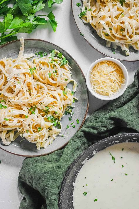 Homemade Alfredo Sauce Without Heavy Cream Pasta Souse, Alfredo Sauce Recipe Without Cream, Alfredo Sauce Without Heavy Cream, Alfredo Sauce Without Cream, Fettuccine Alfredo Sauce Recipe, Healthy Alfredo Sauce Recipe, White Pasta Sauce, Alfredo Sauce Recipe Without Heavy Cream, Chicken Alfredo Sauce