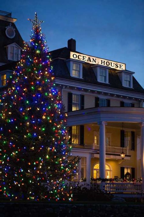 The Best Small Town Getaway In Rhode Island: Best Things To Do In Newport Cottage Mansion, New England Christmas, Island Christmas, Beachfront Hotels, Historic Mansion, Ocean House, House Hunters, Newport Rhode Island, Scenic Drive