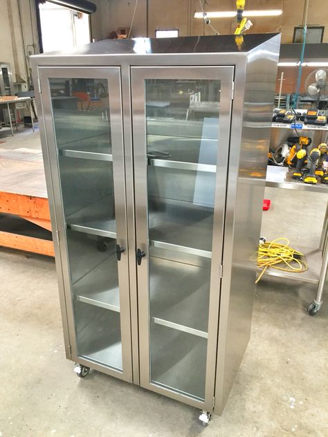 Stainless Door Design, Stainless Steel Wardrobe Design, Steel Cupboard Design, Stainless Steel Furniture Design, Steel Almirah Designs, Stainless Steel Kitchen Shelves, Restaurant Kitchen Design, Stainless Steel Kitchen Cabinets, Commercial Kitchen Design