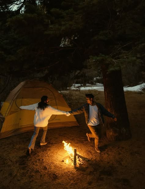 Camping Couple Aesthetic, Camping Aesthetic Couple, Camping With Boyfriend, Crazy Couple Goals, Movie Stills Cinematography, Camping Photoshoot, Camping Couples, Couple Camping, Camping Couple