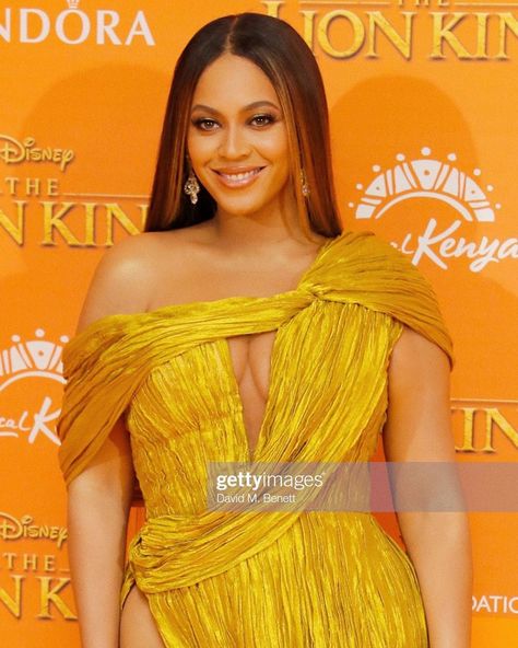 european lion king premiere 👑; more pics on my instastory! Beyonce 2013, Jason Wu Dress, Jasmine Sanders, Beyonce Knowles Carter, Teyana Taylor, Jordyn Jones, Beyoncé Giselle Knowles-carter, Beyoncé Giselle Knowles, Beyonce And Jay Z