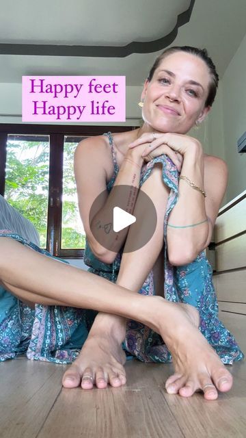 Julia Eda Shemesh on Instagram: "Happy feet, happy life.

If you’re feeling stiff and/or grumpy in the morning, do this:

1. Sit on floor
2. Circle ankles both directions
3. Massage soles of feet
4. Manually stretch toes
5. Connect hand palms to foot balls
6. Plug knees into armpits
7. Straighten knees any amount
8. Try it standing w gravity

📒 Comment GUIDE and I’ll send you my free Movement Medicine PDF and video tutorial that will reconnect you to your happy moving feet.

👣 Comment BASICS and I’ll send you more info about my upcoming Movement Medicine Basics program where I’ll guide you in building a strong foundation for your movement practice.

#feet #movement #practice #fascia #material #massage #space" Movement Medicine, Movement Practice, Feet Massage, Foot Stretches, Daily Stretches, Toe Straightener, Foot Exercises, Ankle Stretches, Health Ideas