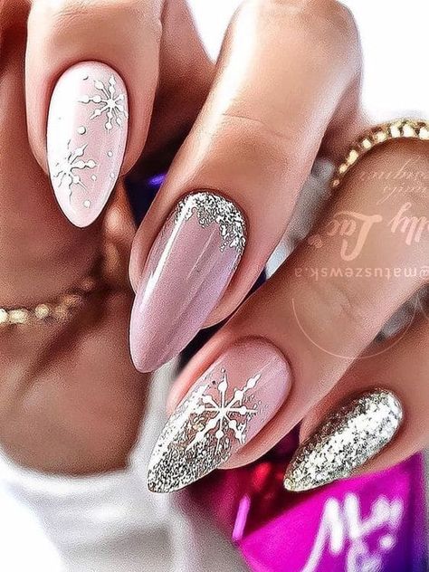 Ombre Nails With Snowflakes, Silver Glitter Ombre Nails, Silver Sparkly Nails, Nails With Snowflakes, Glitter Ombre Nails, Clear Glitter Nails, Beige Nails Design, Purple Ombre Nails, Silver Nail Designs