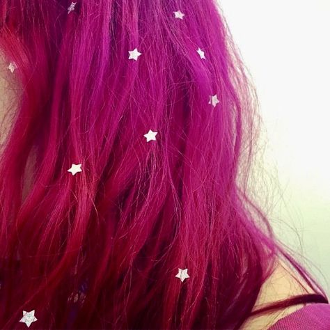 Magenta Hair Aesthetic, Magenta Aura, Magenta Aesthetic, Magenta Hair, Hot Pink Hair, Yandere Girl, Color Aesthetic, Hair Aesthetic, Crazy Girls