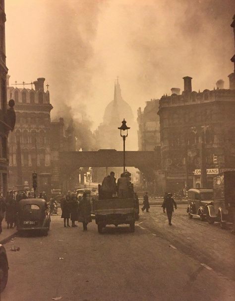 Ludgate Circus London England on 10/11 May 1941 WW2 40s Aesthetic, Just Like Fire, London Blitz, The Guernsey Literary, England Aesthetic, London Square, London Dreams, Alan Turing, Ww2 Photos